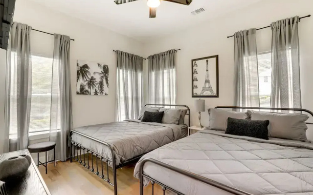 Modern Decatur Home ~ 7 Mi to Atlanta!