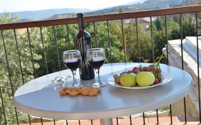 Vouni Lodge