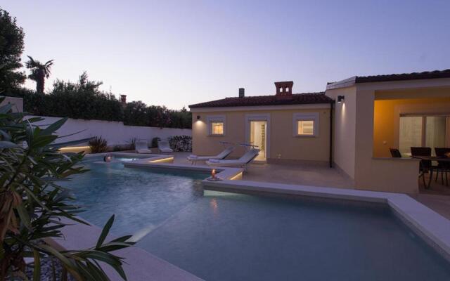 Charming villa Manuela with wonderful pool near the beach