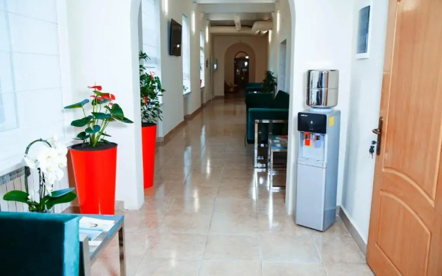Coin Apartments & Hostel