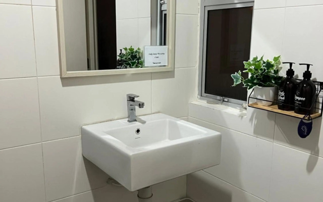 4 bedrooms (private bathroom) Perdana Hill Villa