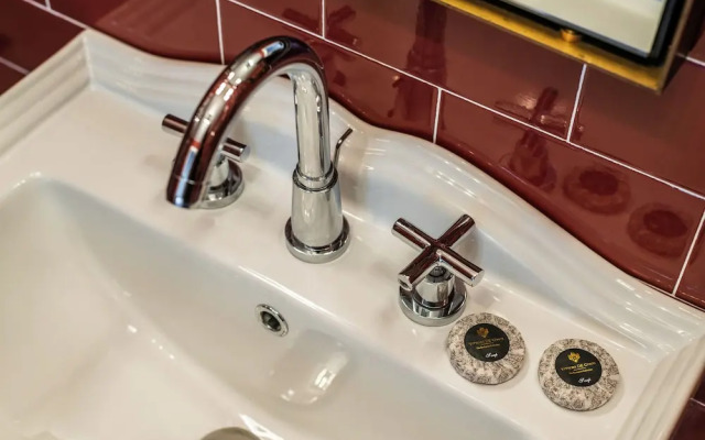 Bagutta Suites