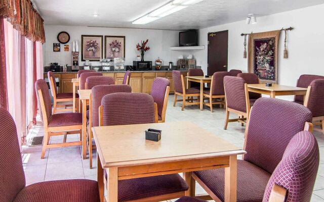Bridgeway Inn & Suites Portland Airport