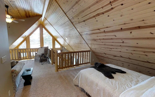 Lakefront Hideaway