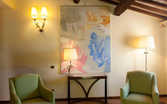 Sovana Hotel & Resort