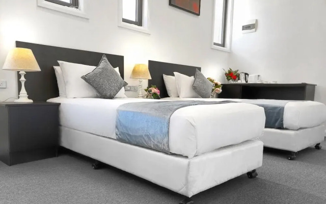 Commercial Hay Hotel