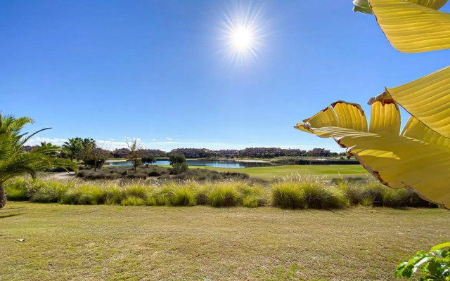 Luxury South Facing Groundfloor Apt