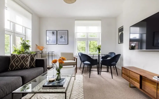 The Vauxhall Bolthole - Elegant and Bright 2bdr Flat