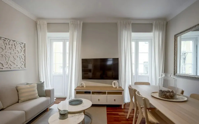 Bairro Alto Elegant by Homing