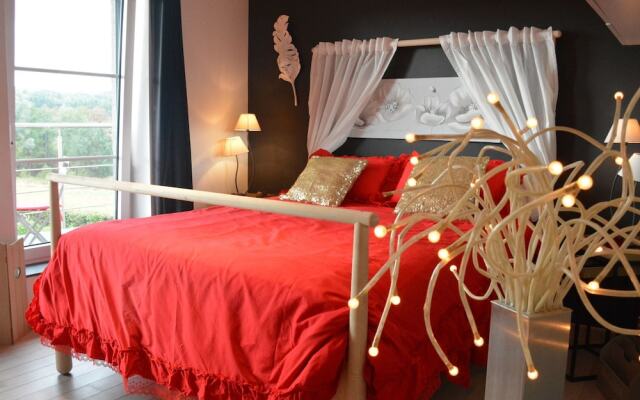 Luxurious Villa in Beauraing with Garden