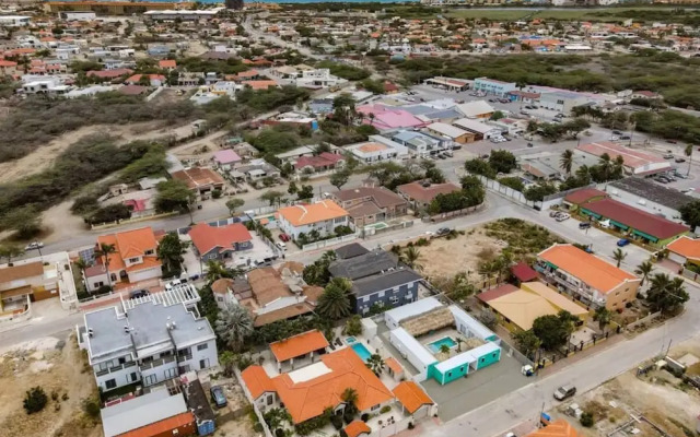 Blue Makini Villa in Noord