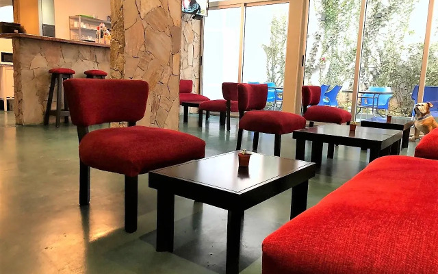 TH Bue Hotel