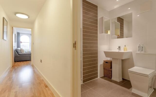 Comfortable 1 Bedroom North London Flat