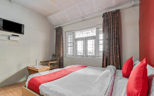 OYO 6112 Hotel Snow Palace
