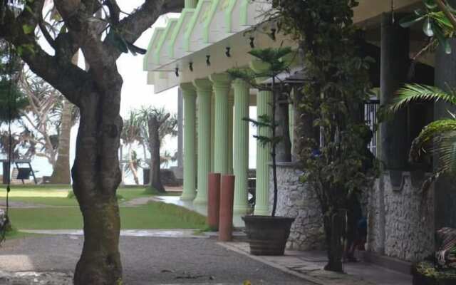 Time N Tide Beach Resort