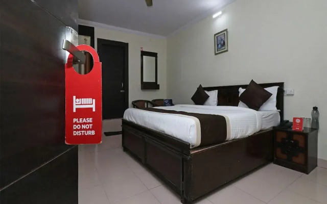 OYO 23009 Hotel Maxx