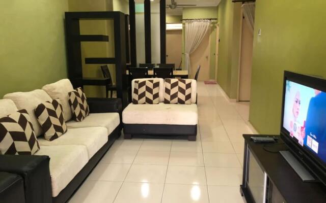 Rosalinda Homestay at Senawang