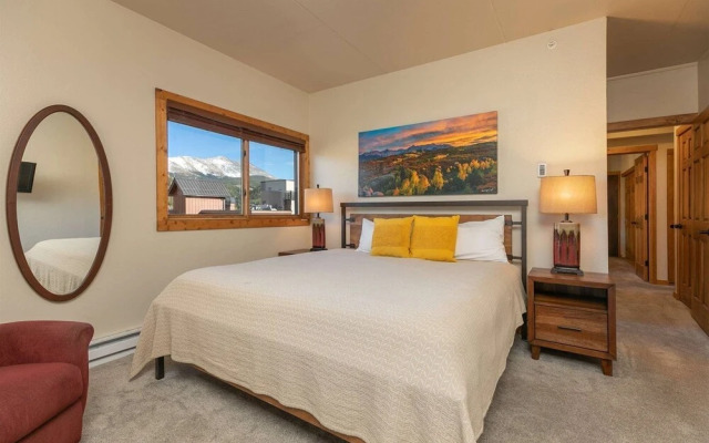 Comfortable 2-bedroom Village at Breckenridge Condo