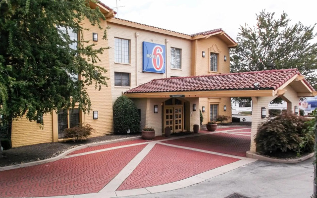 Motel 6 Knoxville, TN