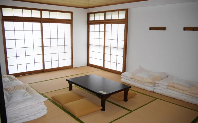 J-Hoppers Lake Biwa Guesthouse - Hostel