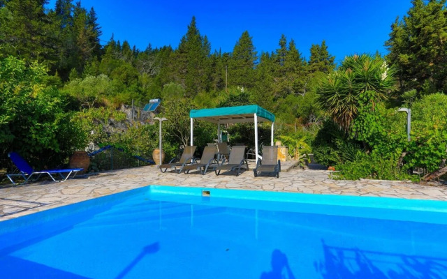 Villa Sevi in Loggos
