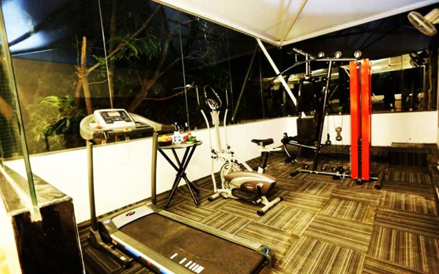 FabHotel Grand Savoury Suites