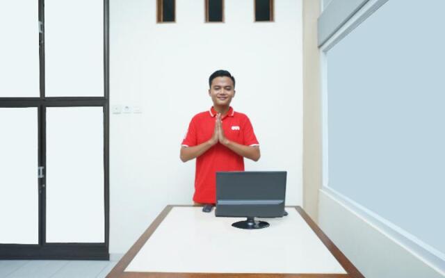 OYO 1642 Penginapan Anggrek Syariah 2