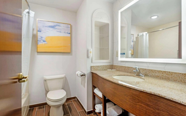 Comfort Suites East Brunswick - South River