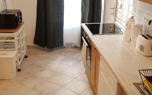 Előkapu Apartman