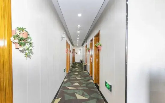 Manhattan Express Hotel
