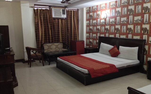 OYO 7844 Hotel Welcome Plaza