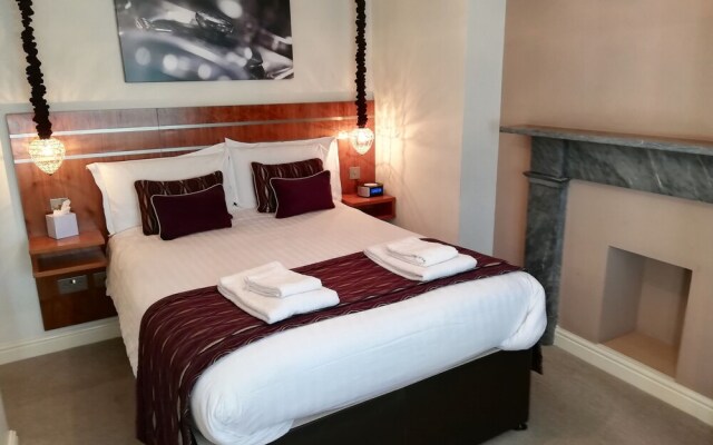 Rooms at the Apple Pie