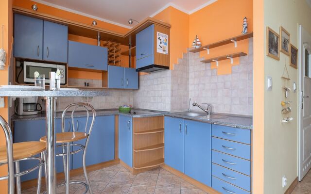 Apartment With Balcony by Renters