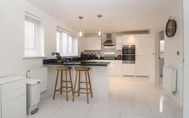 2 White Rock Court