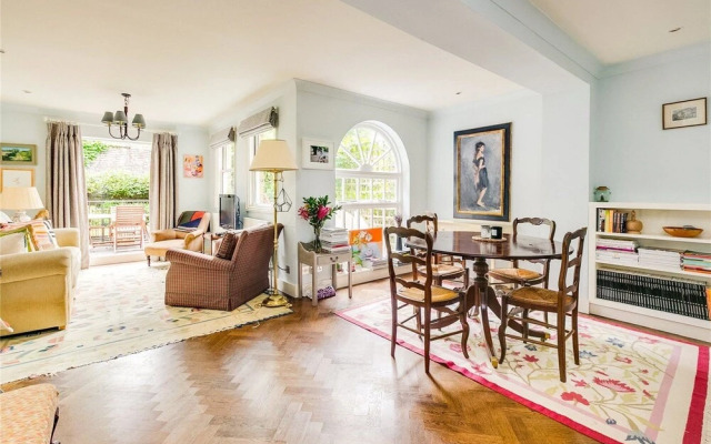 Cozy Chelsea Flat For 4 W Back Garden