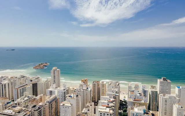 Apto na Pitangueiras - 400m praia