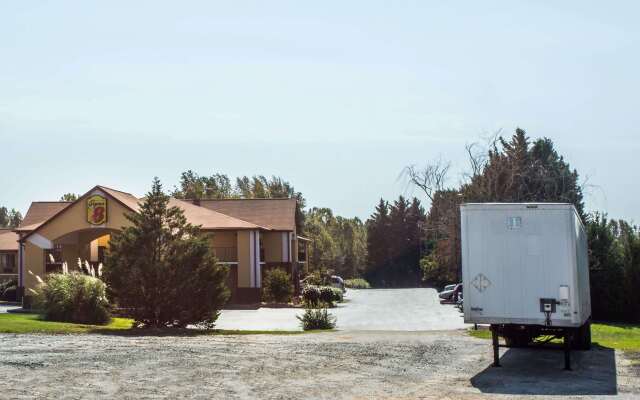 Super 8 by Wyndham Lavonia