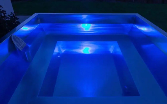 Onyx Retreat Healesville Luxury Lodge x Hot Tub