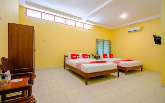 Oyo 1602 Trim Tiga Hotel