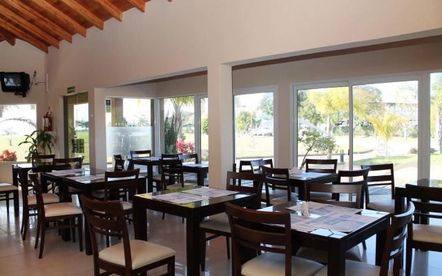 Brisas Del Lago Apart And Hotel