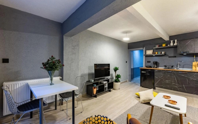 Cozy and Central Flat With Backyard in Kadikoy