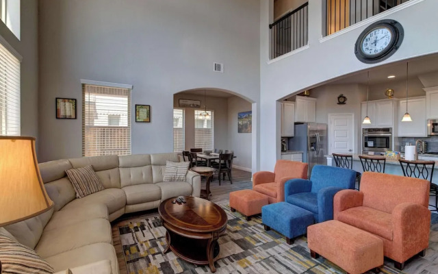 Lakeview Mansion A Chic Estate