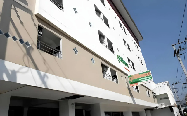 Poomsiri Place