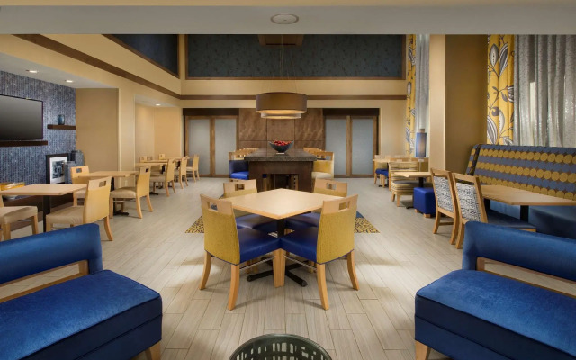 Hampton Inn Syracuse Clay