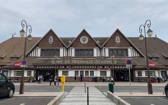 Nice 41 M with Balcony Near the Beach