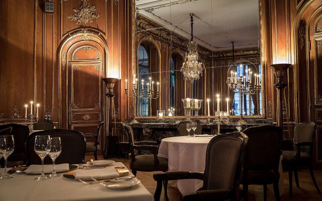 Schlosshotel Berlin By Patrick Hellmann