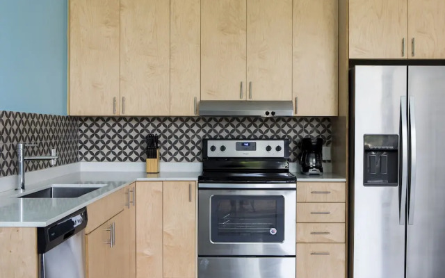 Sonder Biscayne Stunning 3BR + Balcony