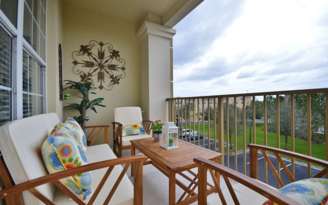 Palmavera Deluxe 3 Bedroom Condo by Redawning