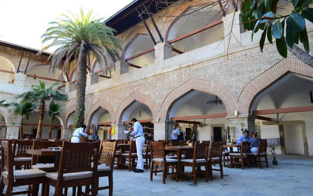 Club Caravanserail