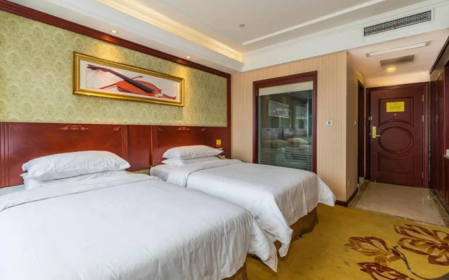 Vienna Classic SH Jinshanwei Railway Station